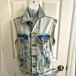 LEVI’S Vintage Denim Trucker’s Vest with Button Closure Size S